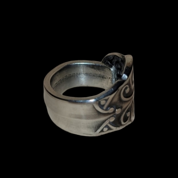 Hand Forged Vintage Flatware Spoon Ring Size 8 - Picture 5 of 6